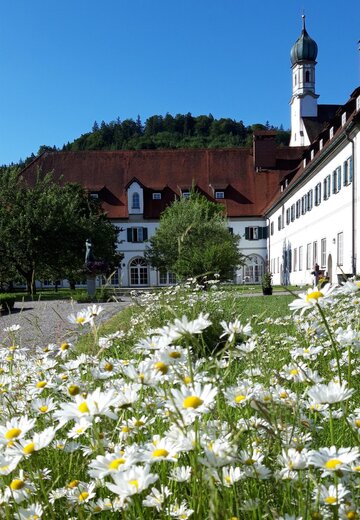 Veranstaltungsbild: Geöffnete Himmel: Offenes Singen im Franziskanergarten