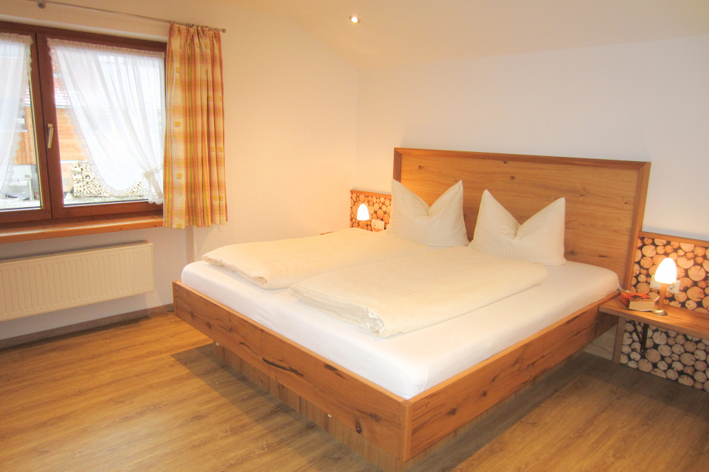 31_Anderszeit_Oktober2023_Schlafzimmer Wohnung Nr. 5_1920